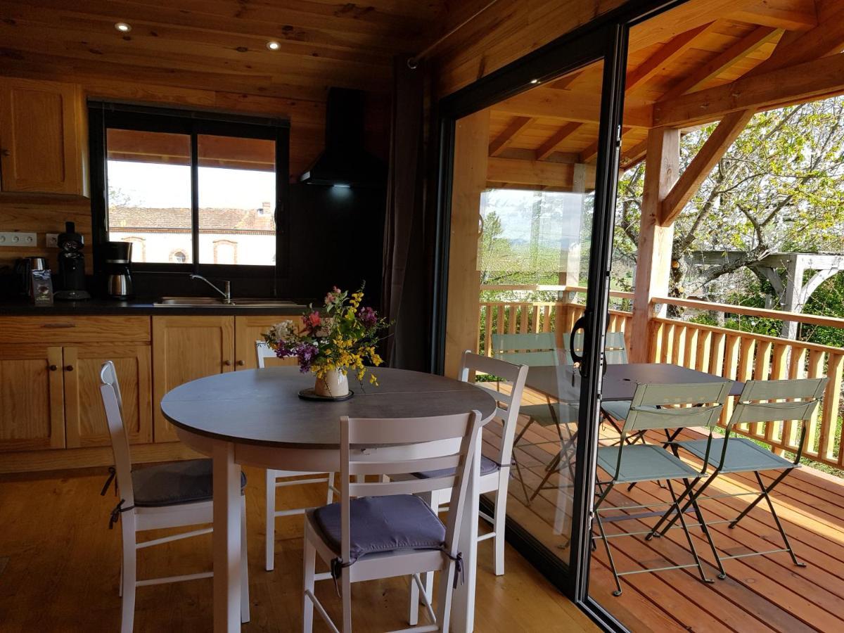 La Cabane Du Jardin Bongheat Exterior photo